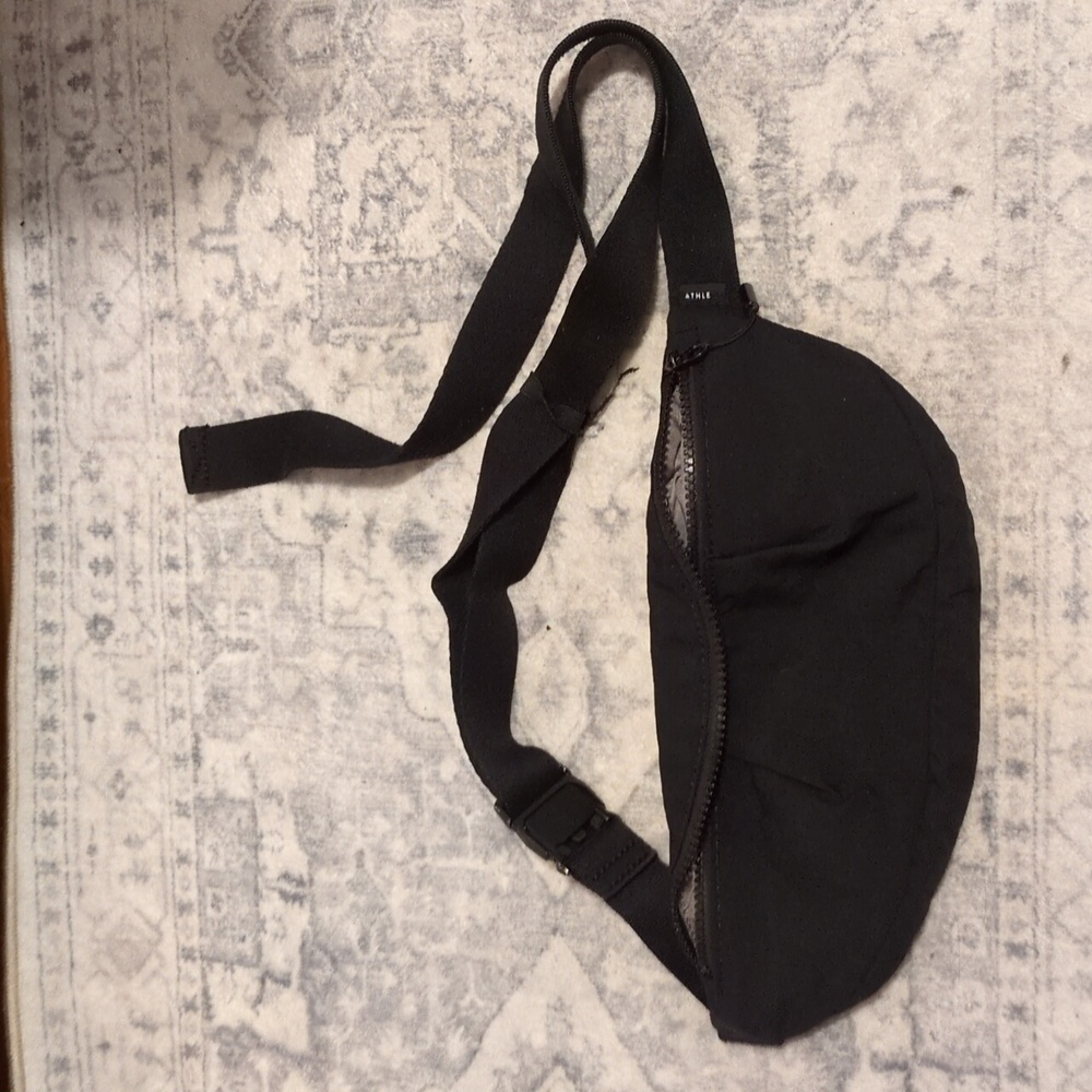 ATHLETA Kinetic Black Belt Bag